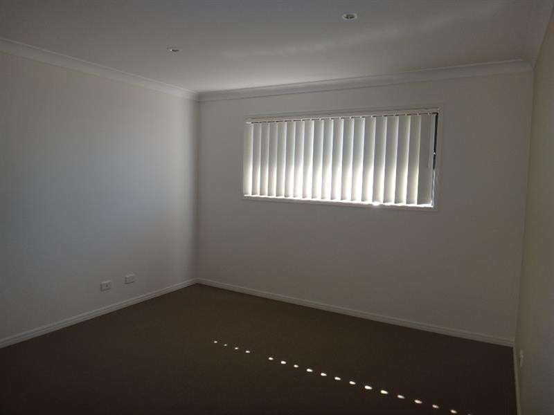 33 Hasemann Cres, Upper Coomera QLD 4209