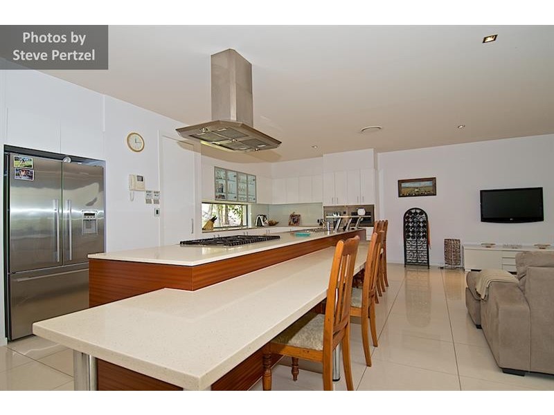 11A Uplands Dr, Parkwood QLD 4214