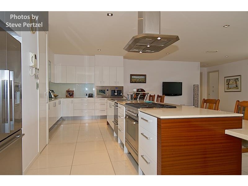 11A Uplands Dr, Parkwood QLD 4214