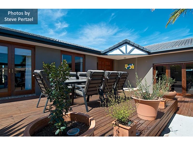 69 Arnold Palmer Dr, Parkwood QLD 4214