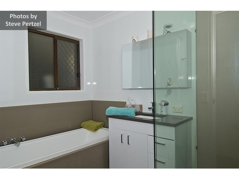 69 Arnold Palmer Dr, Parkwood QLD 4214