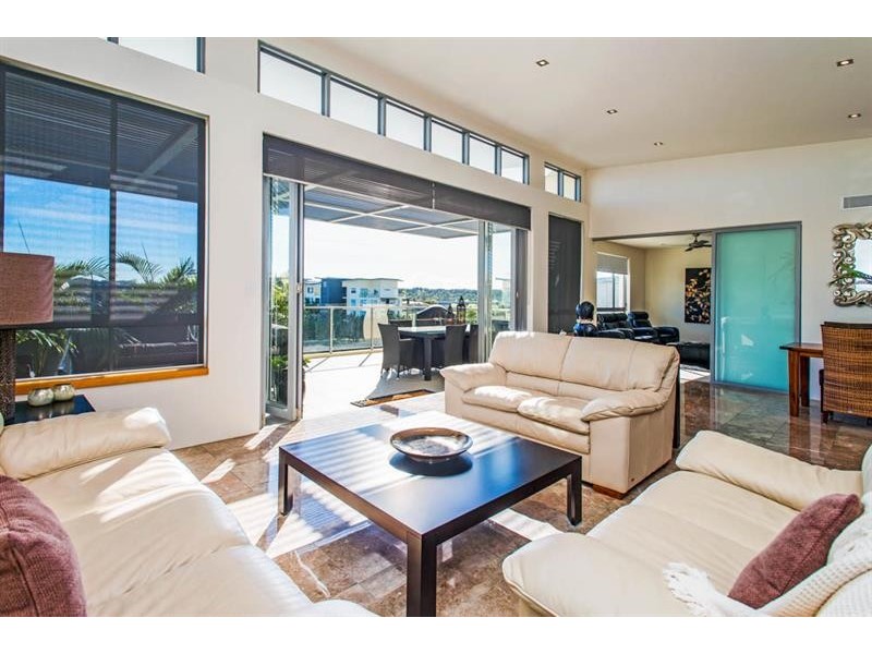 Hope Island QLD 4212