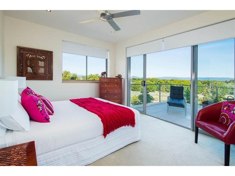 Hope Island QLD 4212