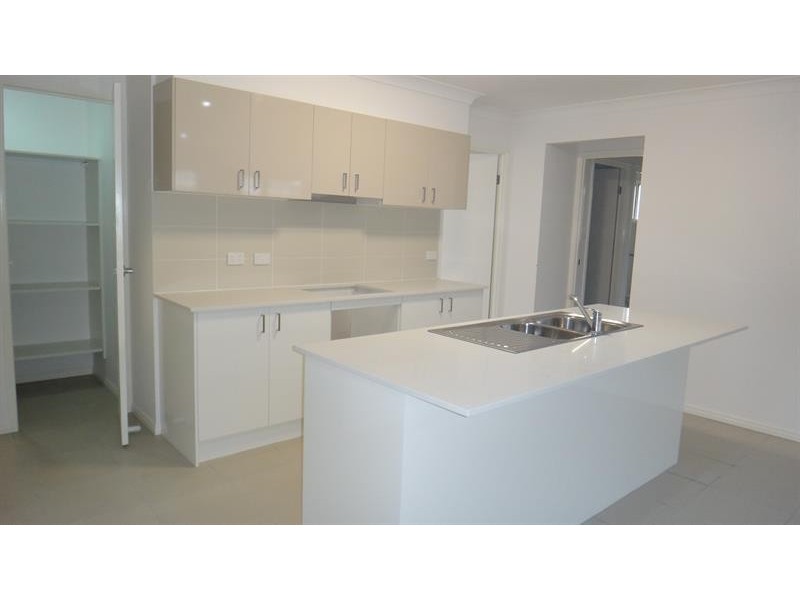72 Damian Leeding Way, Upper Coomera QLD 4209