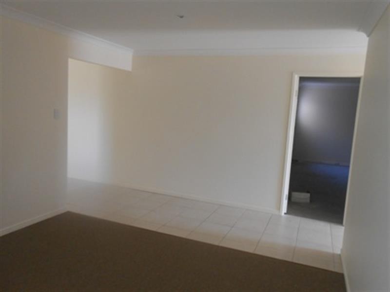 14 Lachlan St, Gleneagle QLD 4285