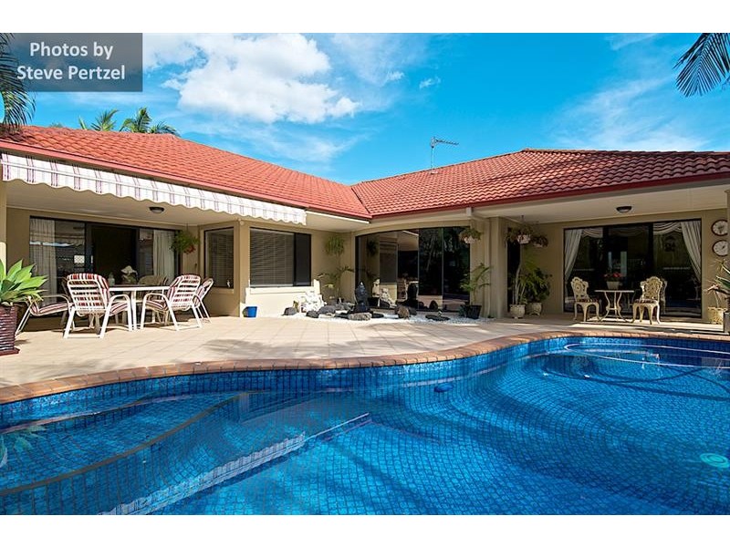 103 Arun Dr, Arundel QLD 4214