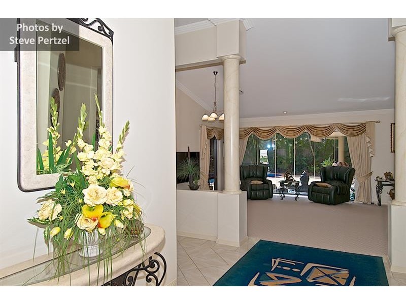 103 Arun Dr, Arundel QLD 4214