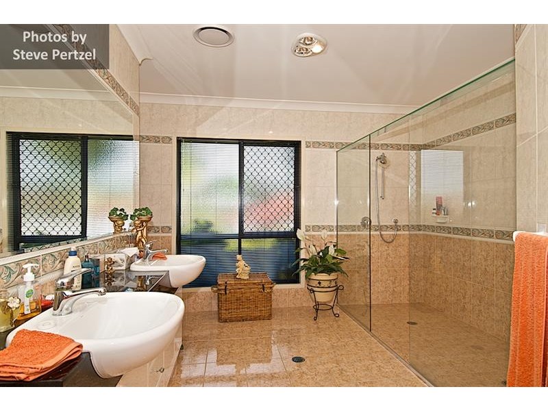 103 Arun Dr, Arundel QLD 4214
