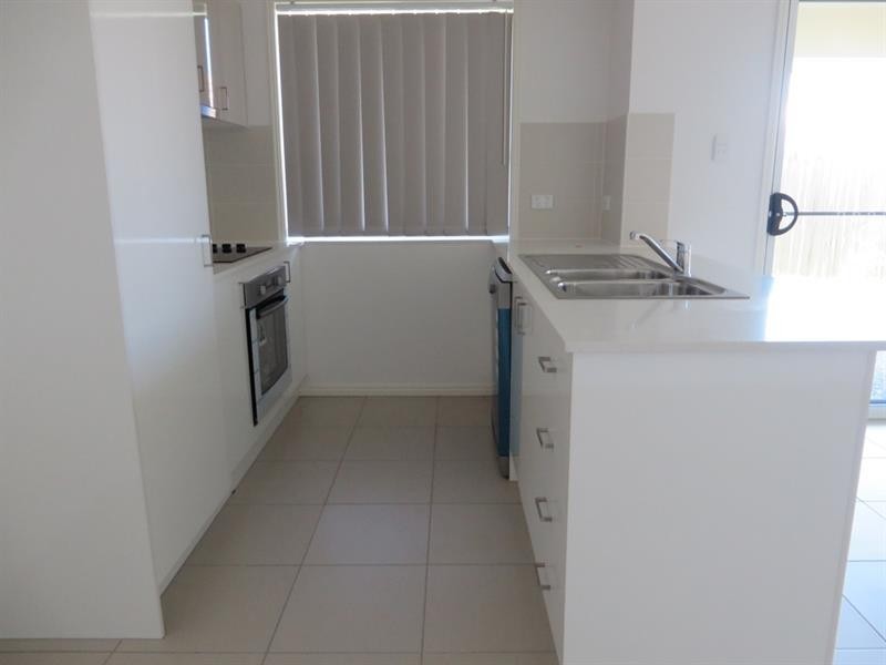 8 Phoebe Way, Gleneagle QLD 4285