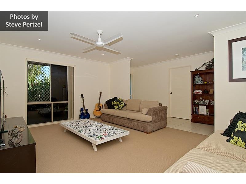 69 Victoria Dr, Pacific Pines QLD 4211