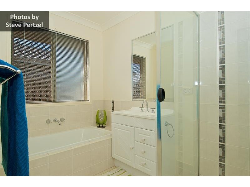 69 Victoria Dr, Pacific Pines QLD 4211