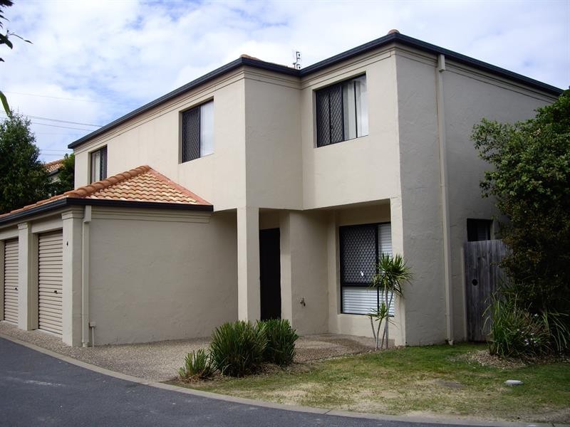 4/37 Harley St, Labrador QLD 4215