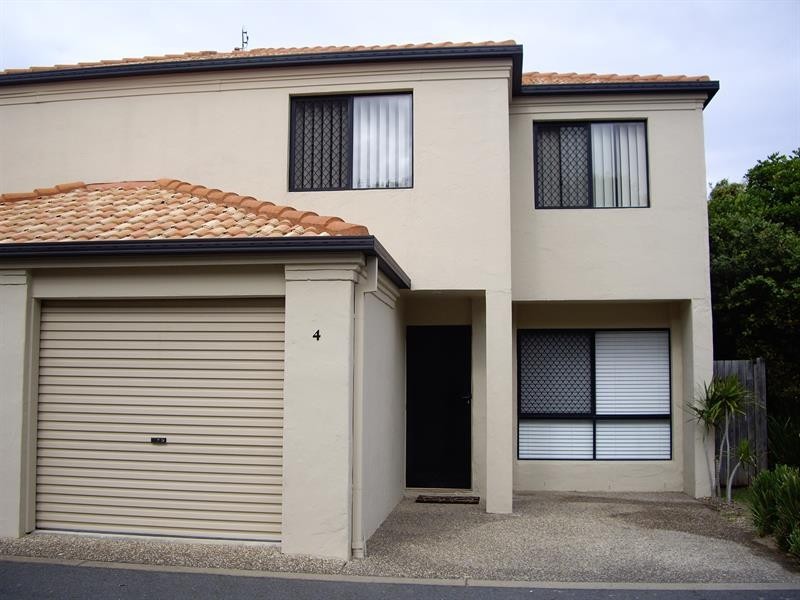 4/37 Harley St, Labrador QLD 4215