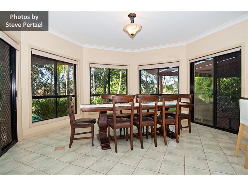 9 Maltravers Dr, Arundel QLD 4214