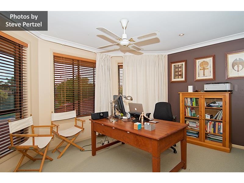 9 Maltravers Dr, Arundel QLD 4214