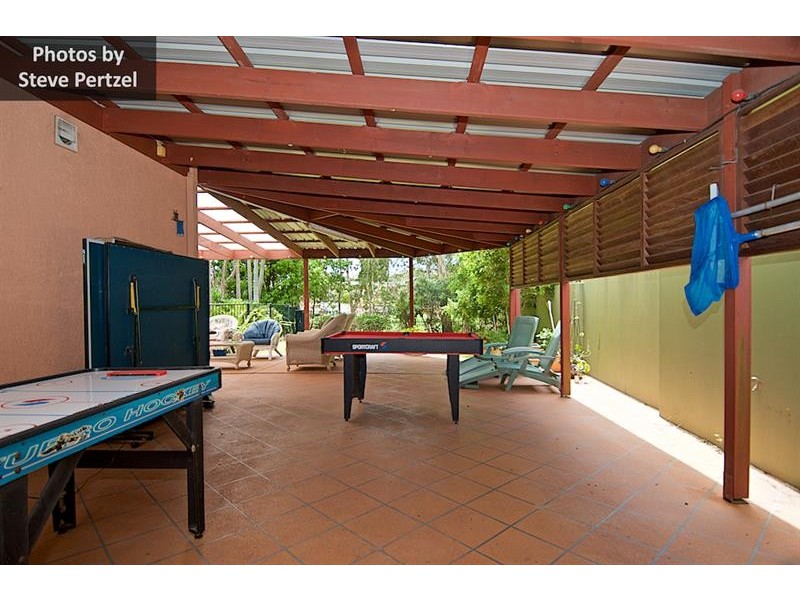 9 Maltravers Dr, Arundel QLD 4214