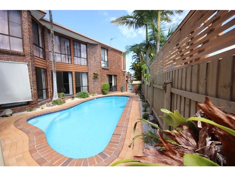 24 Thompson St, Biggera Waters QLD 4216