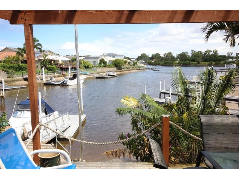 24 Thompson St, Biggera Waters QLD 4216
