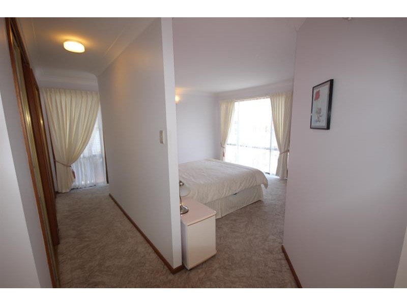 24 Thompson St, Biggera Waters QLD 4216