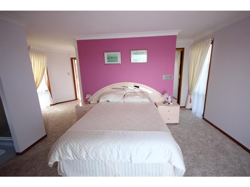 24 Thompson St, Biggera Waters QLD 4216