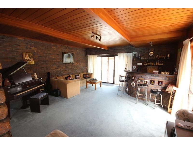 24 Thompson St, Biggera Waters QLD 4216