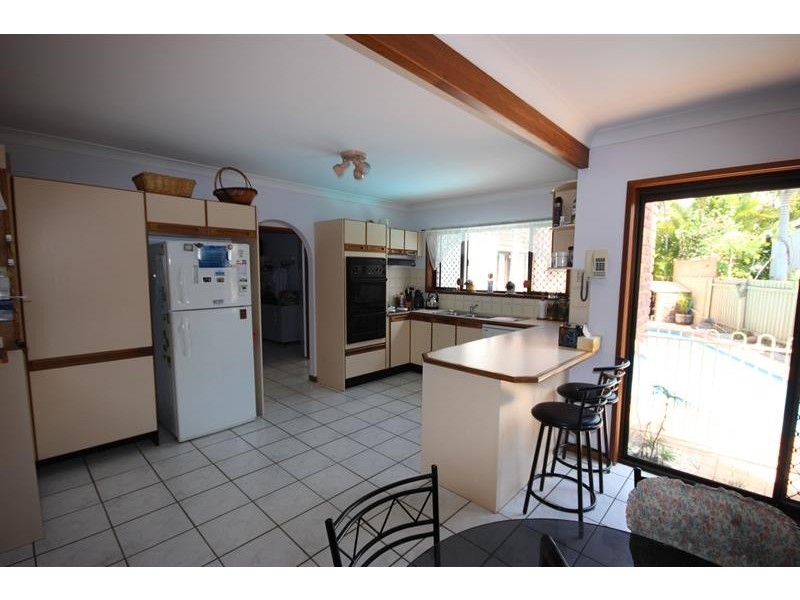 24 Thompson St, Biggera Waters QLD 4216