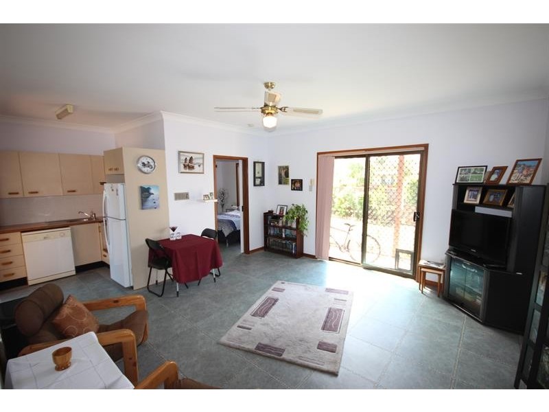 24 Thompson St, Biggera Waters QLD 4216