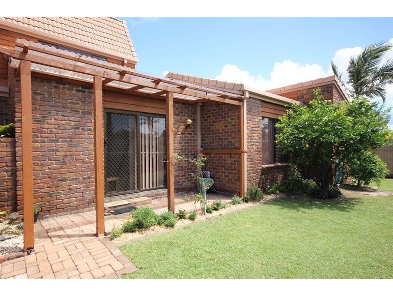 24 Thompson St, Biggera Waters QLD 4216