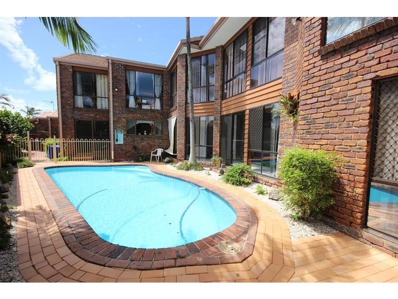 24 Thompson St, Biggera Waters QLD 4216