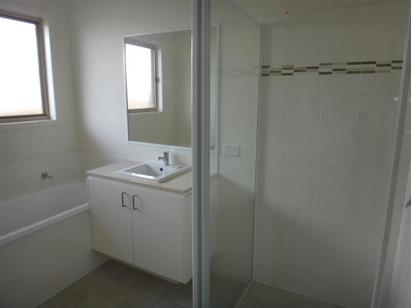 68 Damian Leeding Way, Upper Coomera QLD 4209