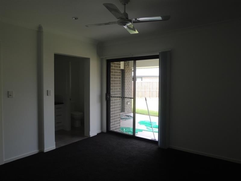 97 Beaumont Dr, Pimpama QLD 4209