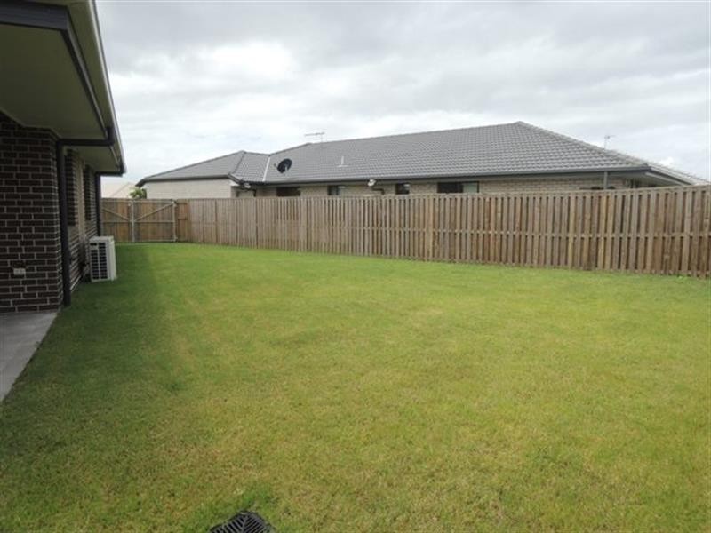97 Beaumont Dr, Pimpama QLD 4209