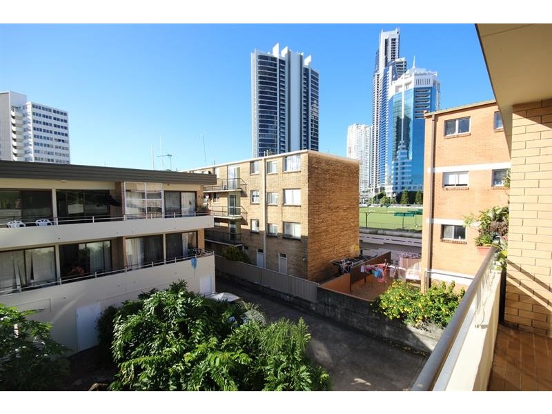 14/57 Peninsular Dr, Surfers Paradise QLD 4217