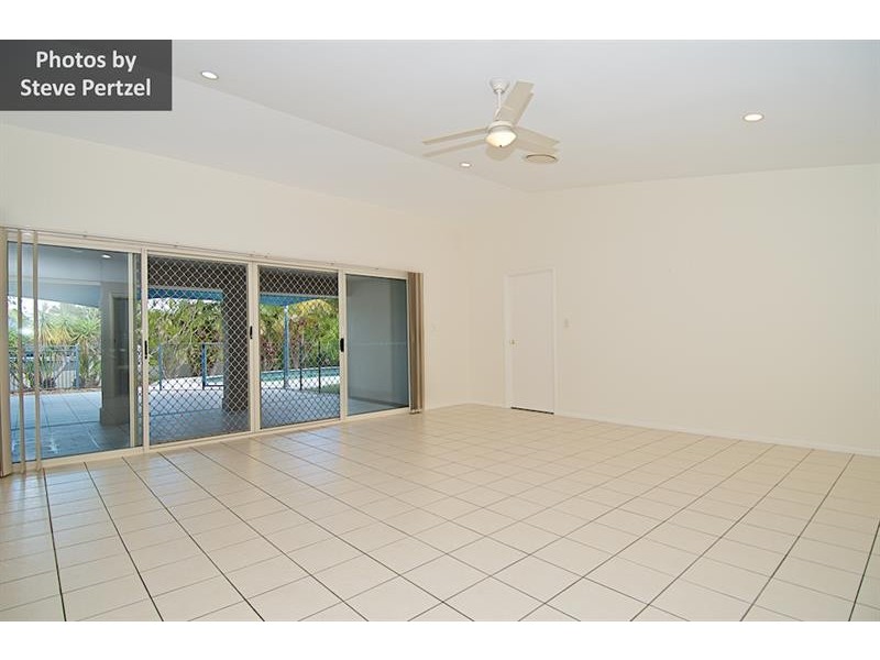 3 Worthing Ct, Arundel QLD 4214