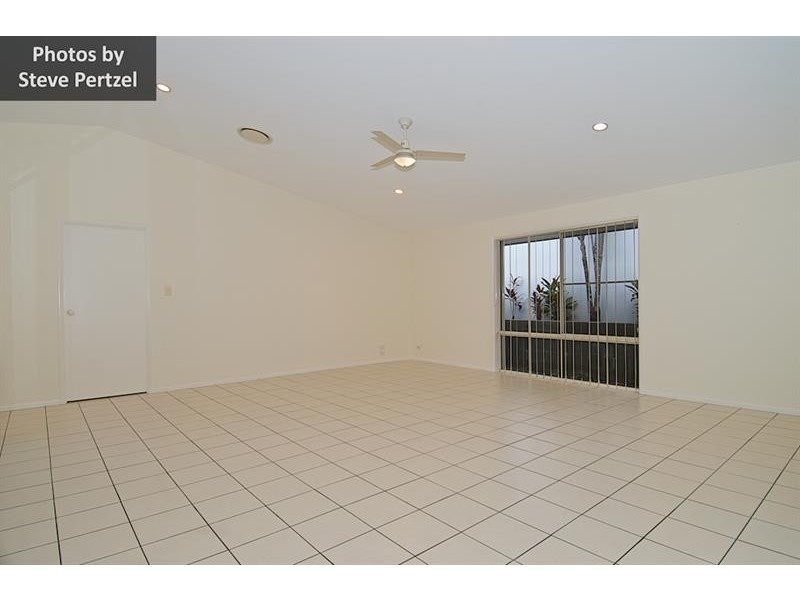 3 Worthing Ct, Arundel QLD 4214