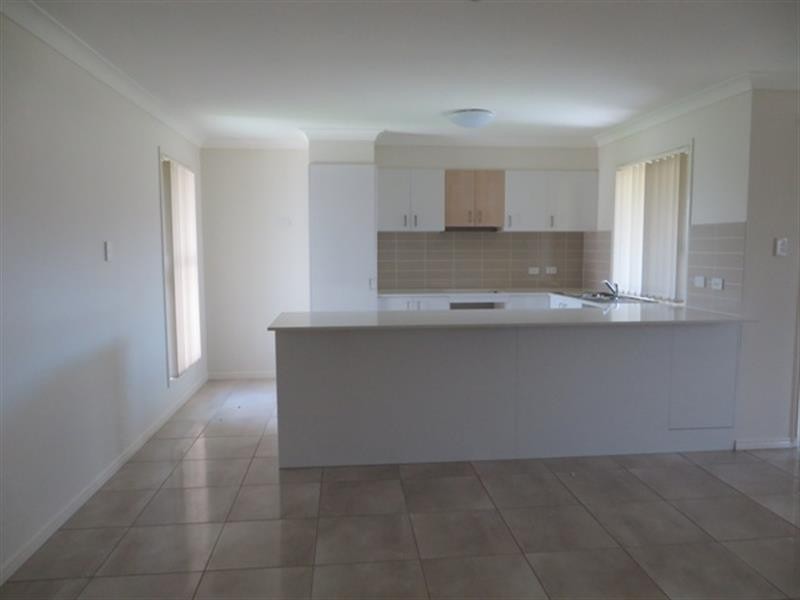 16 Phoebe Way, Gleneagle QLD 4285