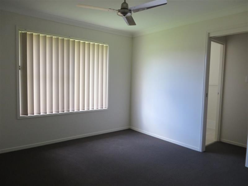 16 Phoebe Way, Gleneagle QLD 4285
