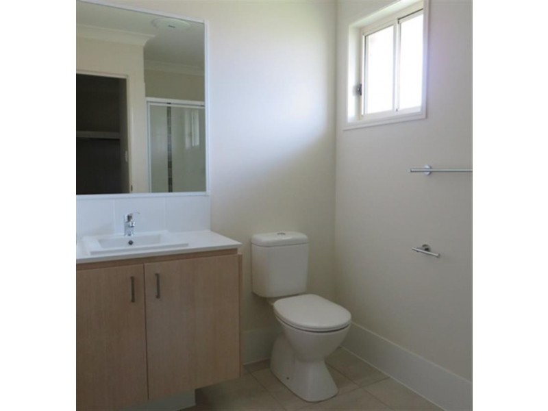 16 Phoebe Way, Gleneagle QLD 4285