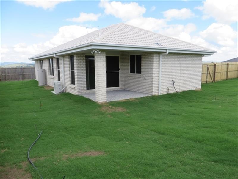 16 Phoebe Way, Gleneagle QLD 4285