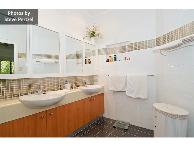 34 Ben Hogan Cres, Parkwood QLD 4214