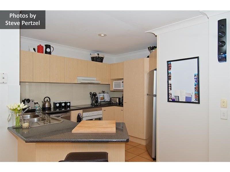 11 Harrow Pl, Arundel QLD 4214