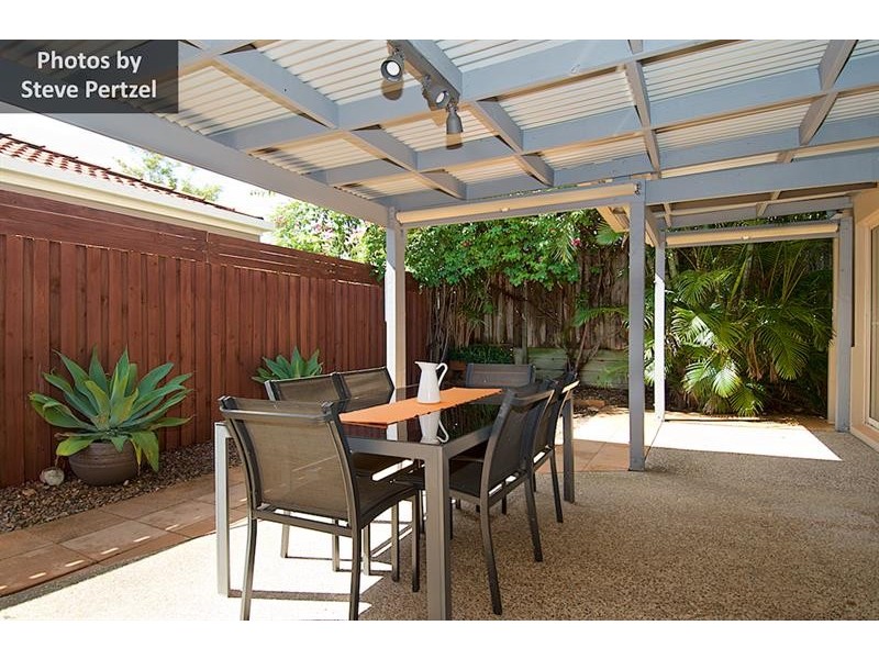 11 Harrow Pl, Arundel QLD 4214