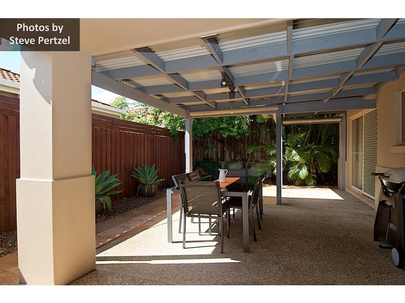 11 Harrow Pl, Arundel QLD 4214