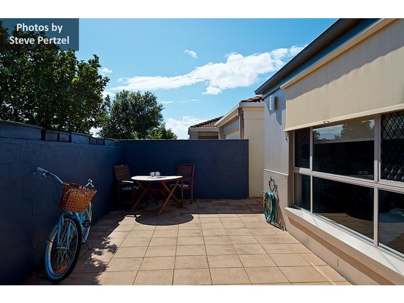 11 Harrow Pl, Arundel QLD 4214