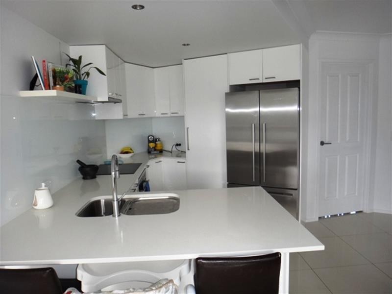 4/38 Abalone Ave, Paradise Point QLD 4216