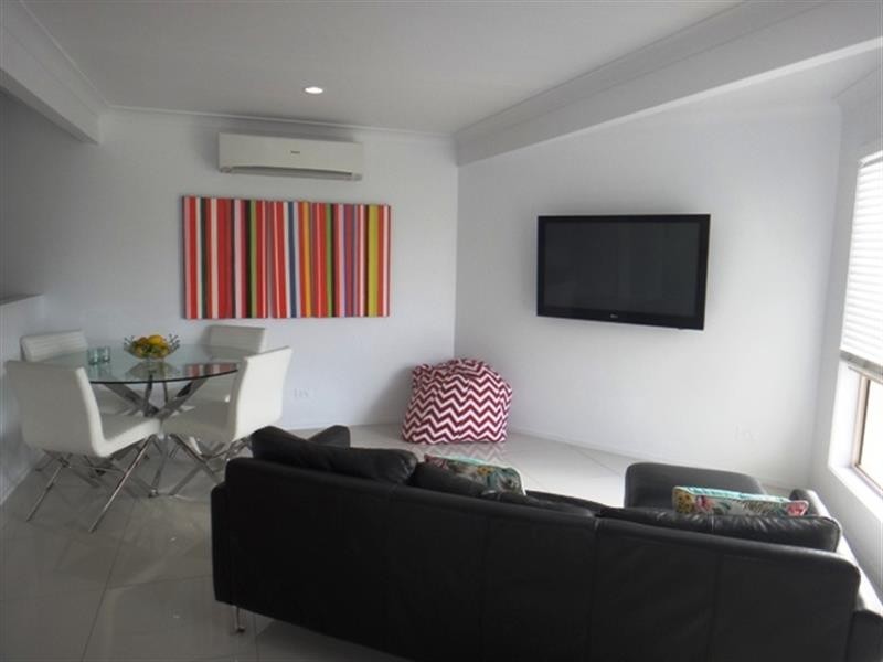 4/38 Abalone Ave, Paradise Point QLD 4216