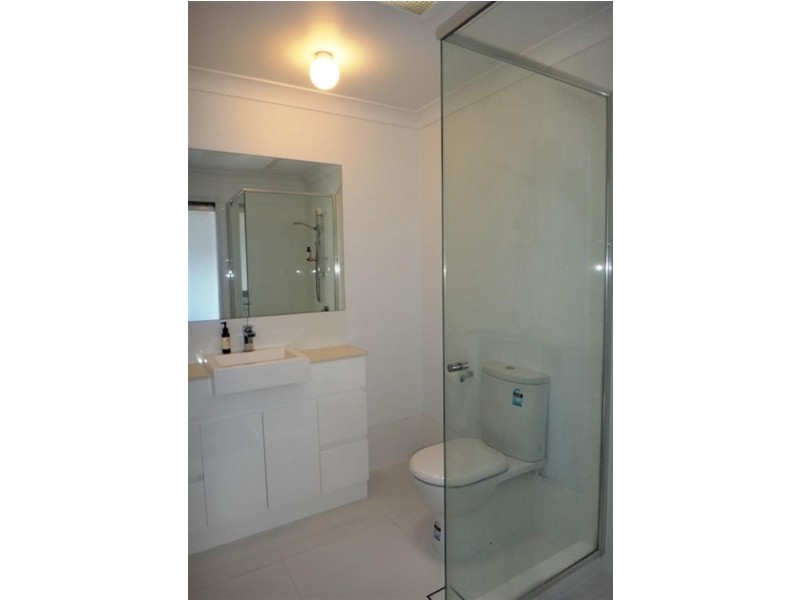 4/38 Abalone Ave, Paradise Point QLD 4216