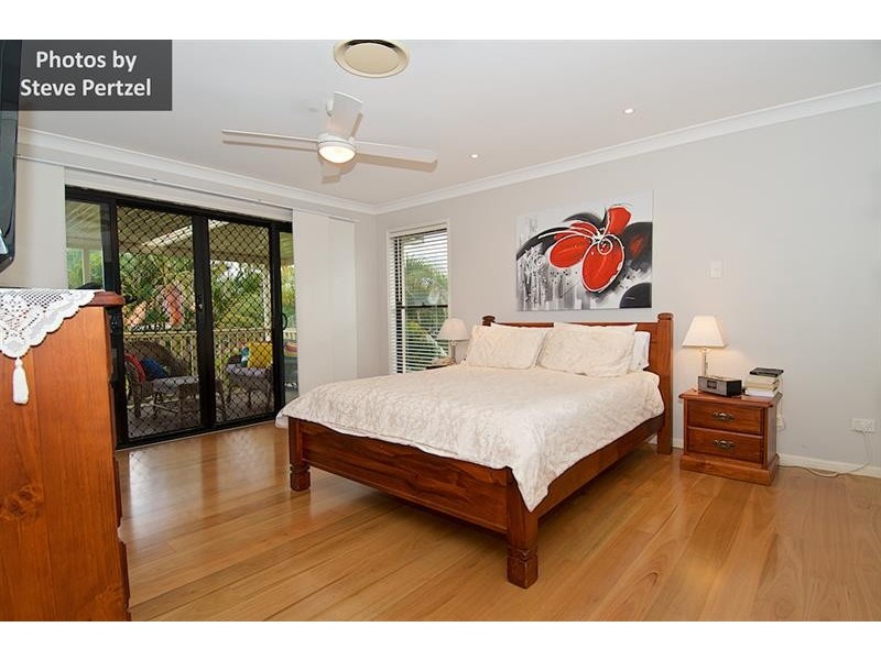 8 Maltravers Dr, Arundel QLD 4214