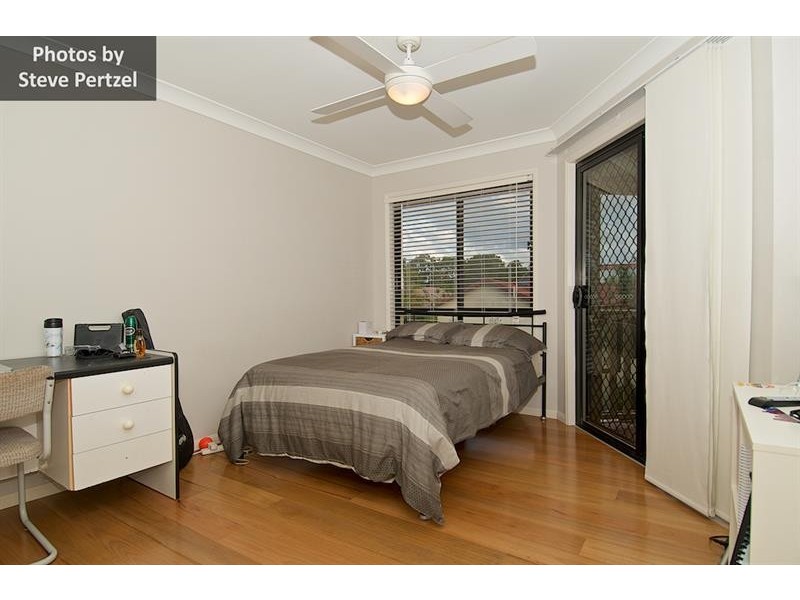 8 Maltravers Dr, Arundel QLD 4214