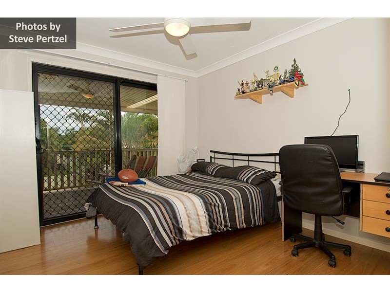 8 Maltravers Dr, Arundel QLD 4214